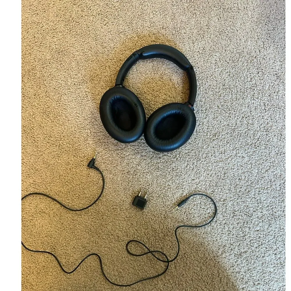Sony XM4 headphones w/case+charger, excellent condition